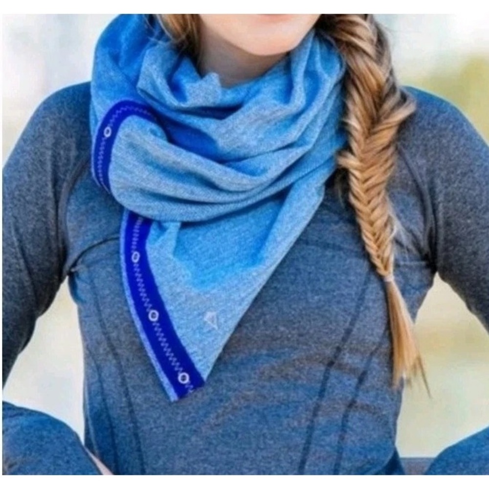 Ivivva Scarf Wrap Convertible Snaps Blue‎ Herringbone OS